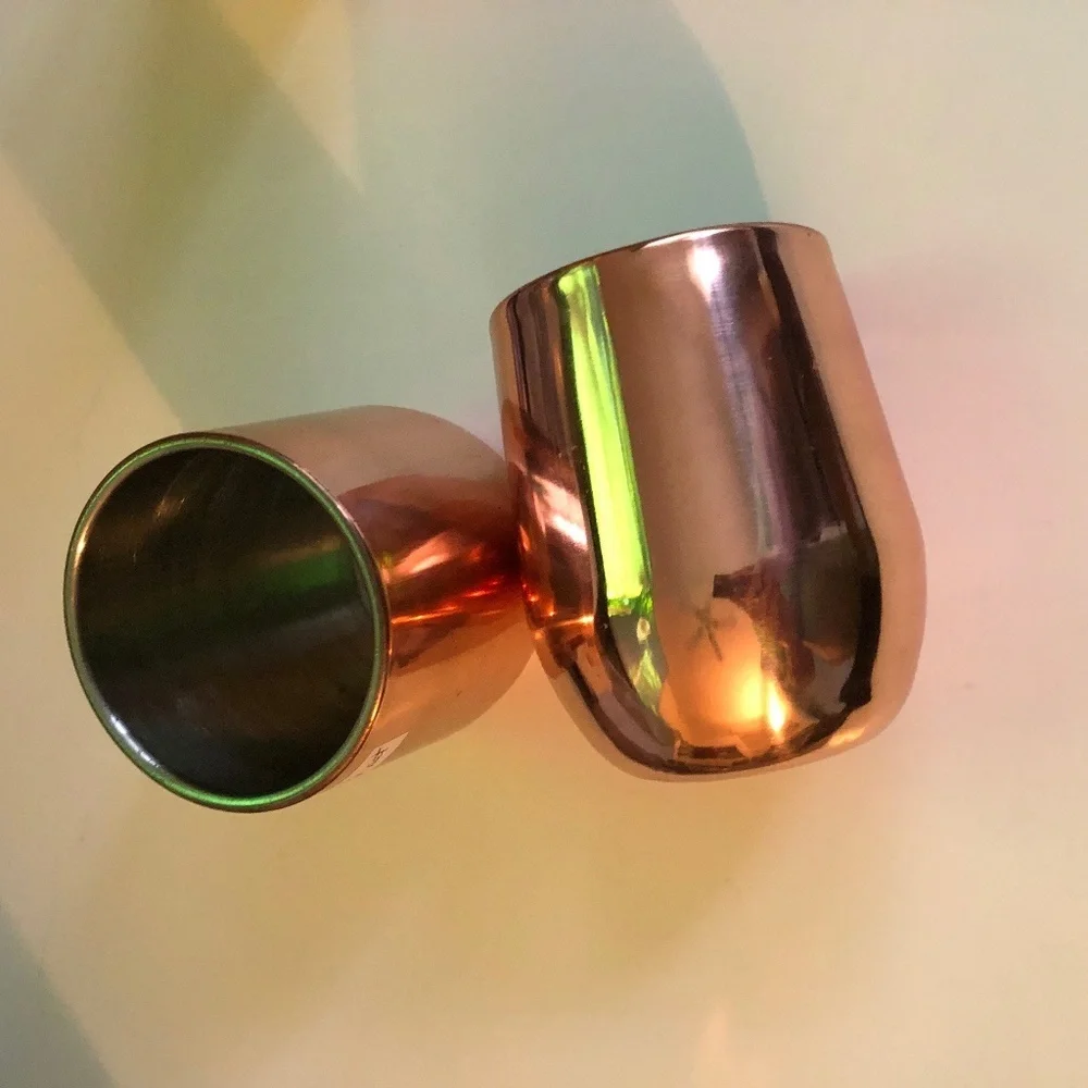 Copper cocktail shaker and two copper cups to shake your drinks up, - Picture 5 of 12